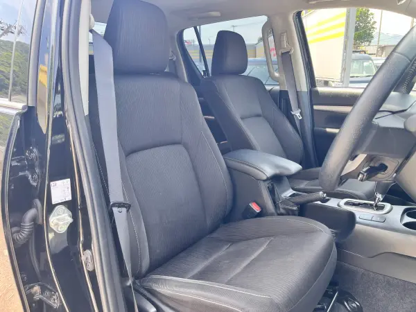 2023 Toyota Hilux — photo 7 | Tuminion Kenya