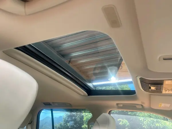 2024 Toyota Landrcuiser 300 — photo 3 | Tuminion Kenya