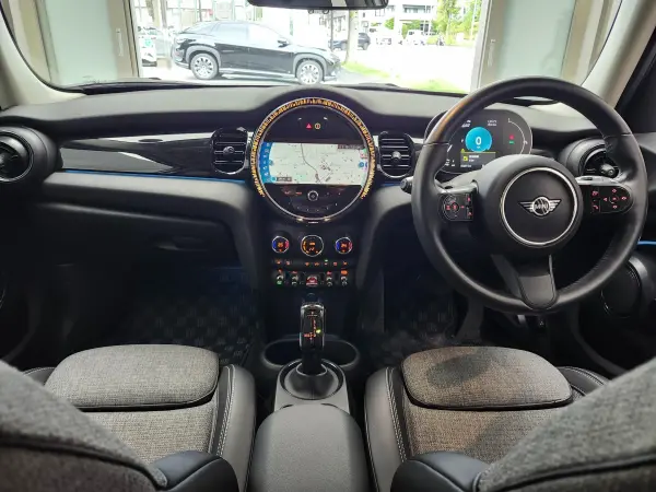 2024 Mini Cooper — photo 3 | Tuminion Kenya