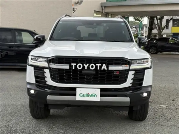 2024 Toyota Landrcuiser 300 — photo 8 | Tuminion Kenya