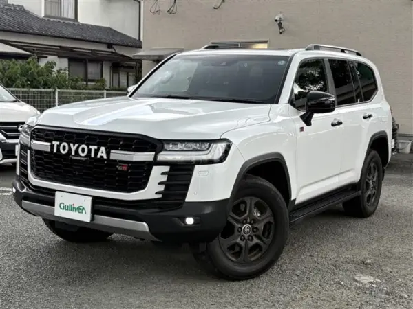2024 Toyota Landrcuiser 300 — photo 9 | Tuminion Kenya