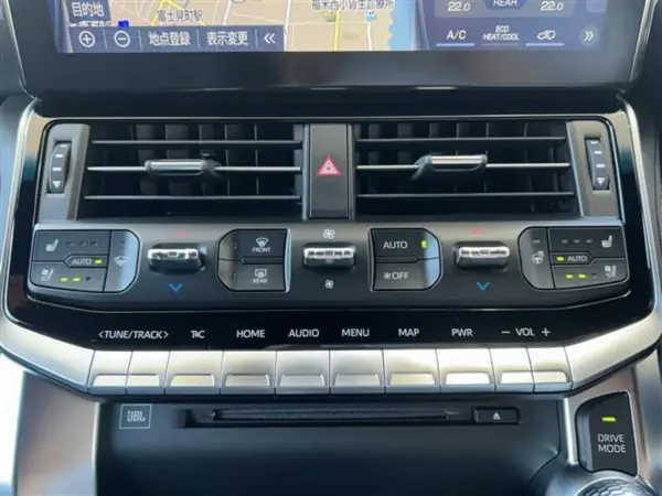 2024 Toyota Landrcuiser 300 — photo 7 | Tuminion Kenya