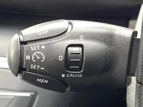 2019 Peugeot 308 — photo 3 | Tuminion Kenya