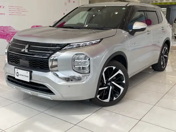 2022 Mitsubishi Outlander — photo 8 | Tuminion Kenya