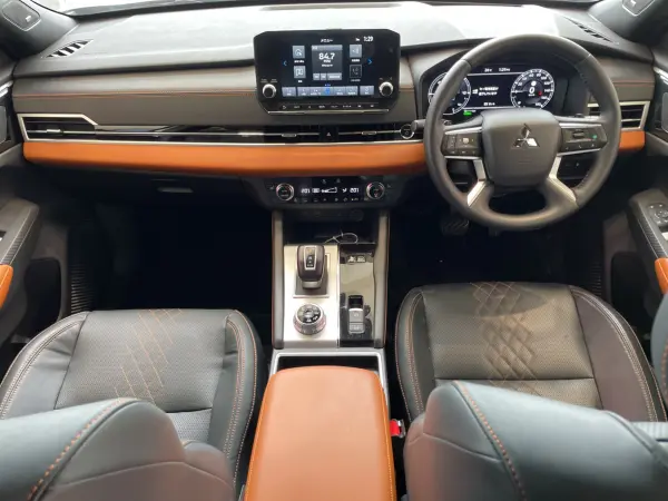 2022 Mitsubishi Outlander — photo 2 | Tuminion Kenya