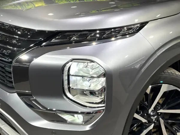 2023 Mitsubishi Outlander — photo 8 | Tuminion Kenya