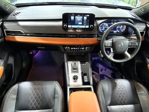 2023 Mitsubishi Outlander — photo 2 | Tuminion Kenya