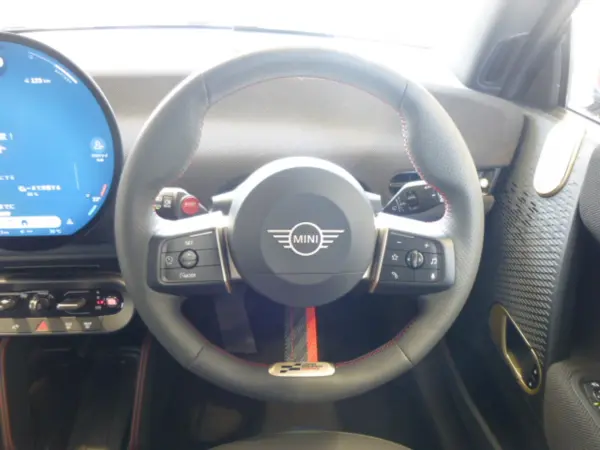 2025 Mini Cooper — photo 8 | Tuminion Kenya