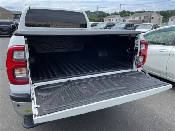 2021 Toyota Hilux — photo 9 | Tuminion Kenya