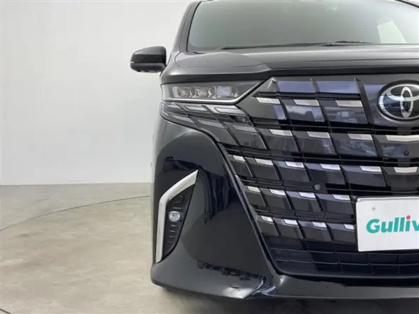 2023 Toyota Alphard — photo 9 | Tuminion Kenya