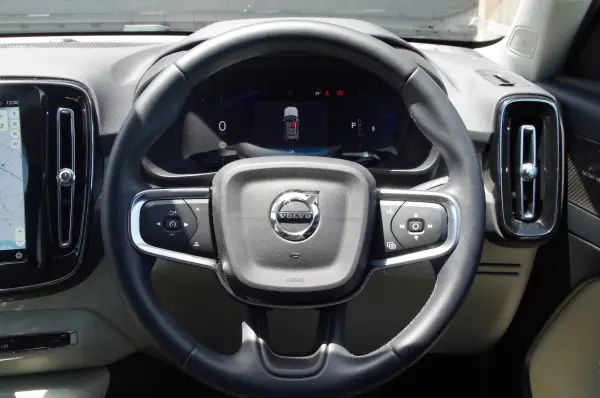 2023 Volvo Xc40 — photo 7 | Tuminion Kenya