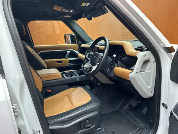 2023 Landrover Defender — photo 3 | Tuminion Kenya