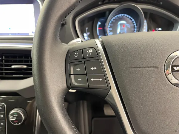 2019 Volvo V40 — photo 7 | Tuminion Kenya