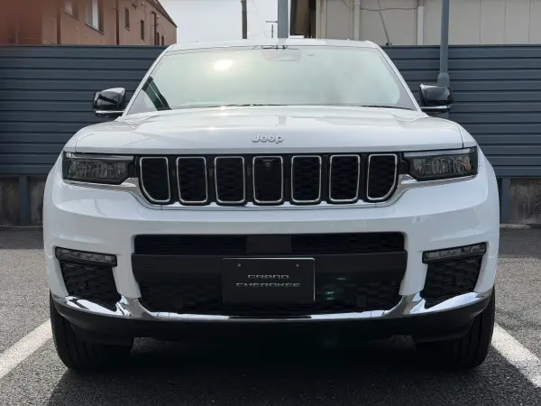 2025 Jeep Grand Cherokee — photo 2 | Tuminion Kenya