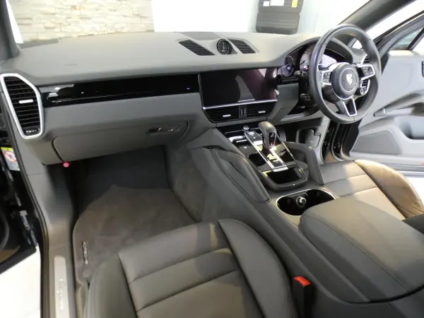 2020 Porsche Cayenne — photo 7 | Tuminion Kenya