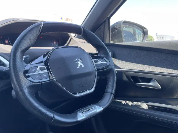 2021 Peugeot 3008 — photo 9 | Tuminion Kenya