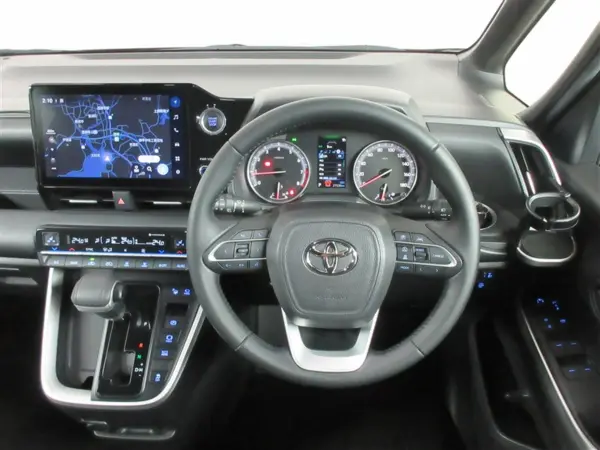 2022 Toyota Noah — photo 7 | Tuminion Kenya