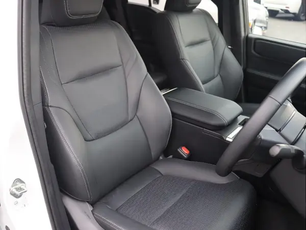 2025 Land Cruiser 250 — photo 3 | Tuminion Kenya