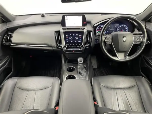 2019 Toyota Crown — photo 2 | Tuminion Kenya