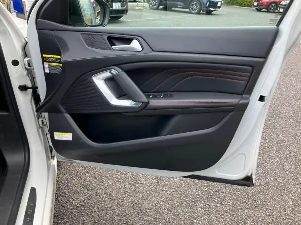 2021 Peugeot 308 — photo 8 | Tuminion Kenya
