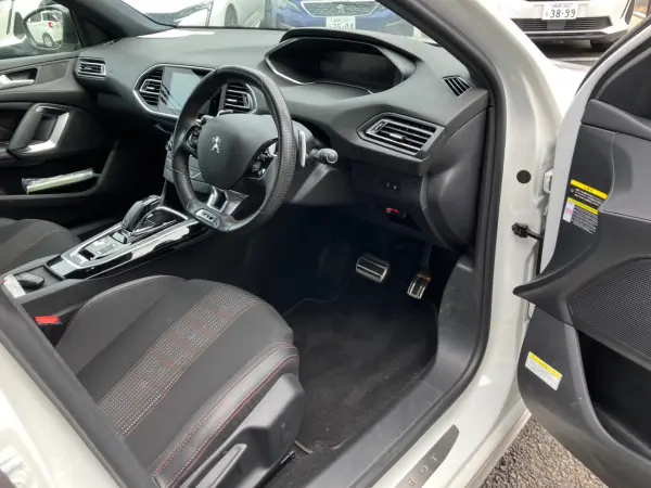 2021 Peugeot 308 — photo 9 | Tuminion Kenya