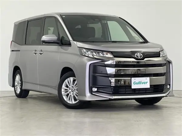 2022 Toyota Noah — photo 8 | Tuminion Kenya