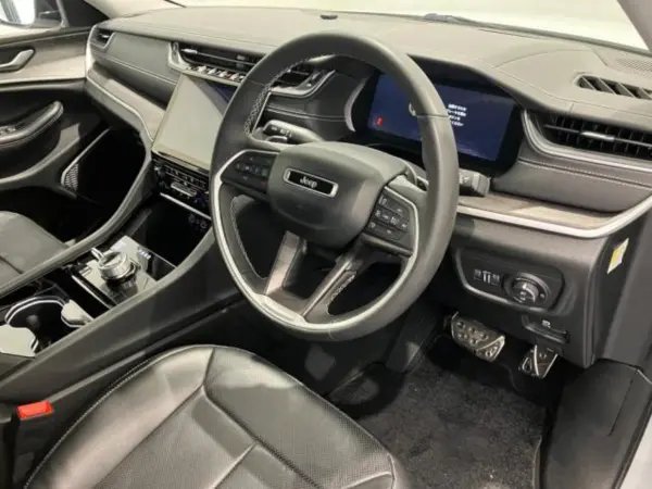 2023 Jeep Grand Cherokee — photo 8 | Tuminion Kenya