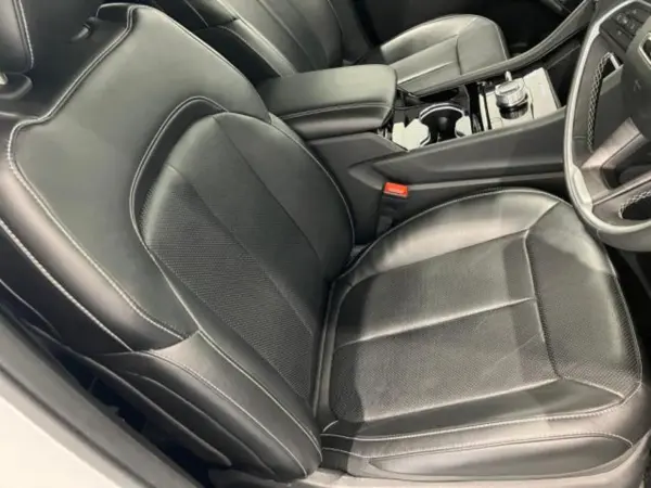 2023 Jeep Grand Cherokee — photo 9 | Tuminion Kenya