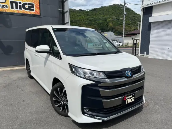 2024 Toyota Noah — photo 2 | Tuminion Kenya