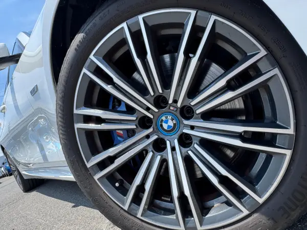 2022 Bmw 3 Series — photo 2 | Tuminion Kenya