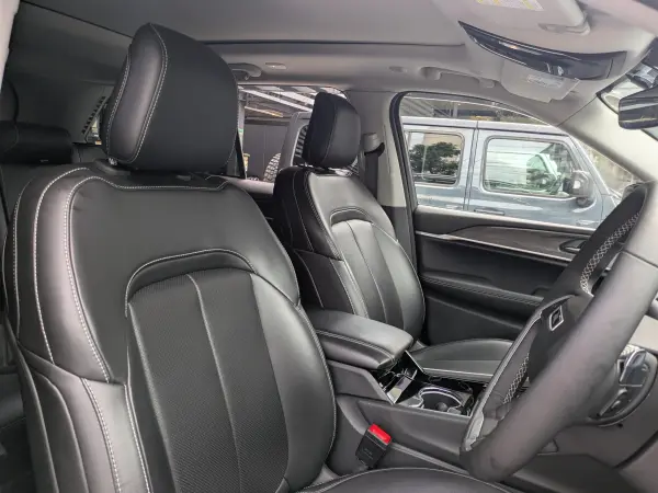 2023 Jeep Grand Cherokee — photo 9 | Tuminion Kenya