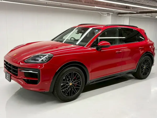 2024 Porsche Cayenne — photo 1