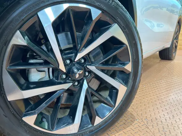 2023 Mitsubishi Outlander — photo 9 | Tuminion Kenya