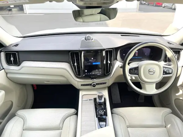 2022 Volvo Xc60 — photo 2 | Tuminion Kenya