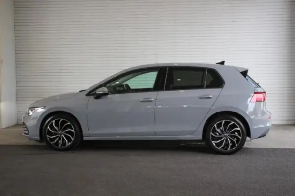 2023 Volkswagen Golf — photo 2 | Tuminion Kenya