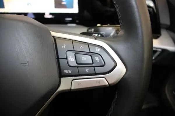 2023 Volkswagen Golf — photo 8 | Tuminion Kenya