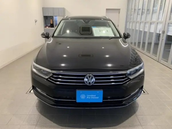 2018 Volkswagen Passat — photo 1