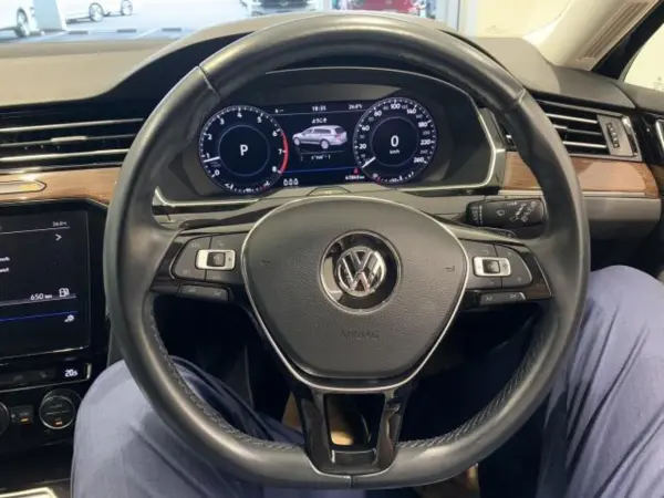 2018 Volkswagen Passat — photo 9 | Tuminion Kenya