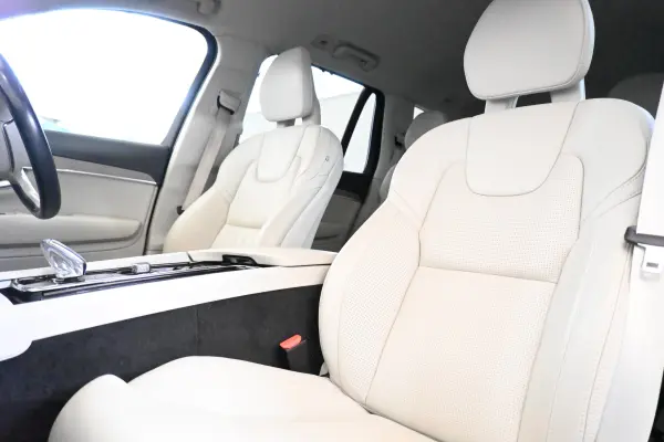 2021 Volvo Xc90 — photo 3 | Tuminion Kenya