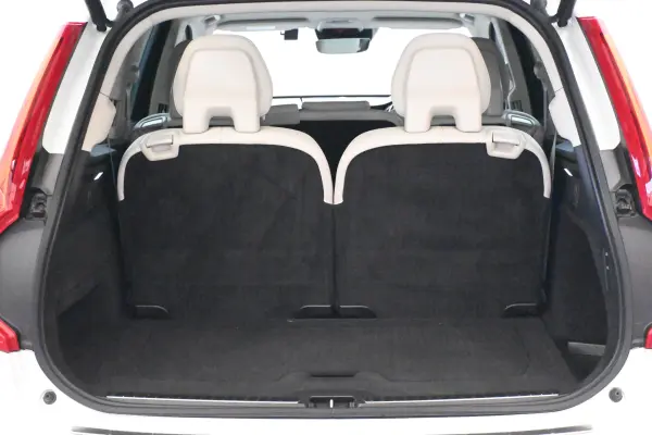 2021 Volvo Xc90 — photo 9 | Tuminion Kenya