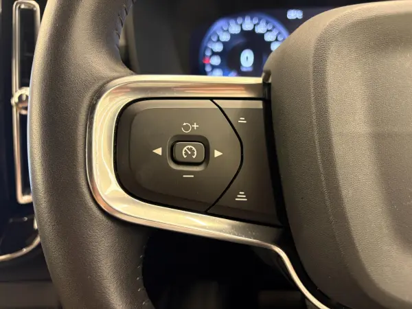 2019 Volvo Xc40 — photo 7 | Tuminion Kenya