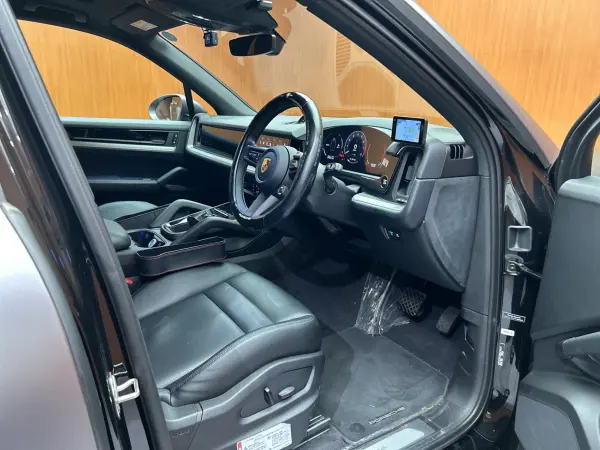 2024 Porsche Cayenne — photo 3 | Tuminion Kenya