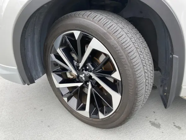 2022 Mitsubishi Outlander — photo 9 | Tuminion Kenya