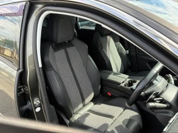 2019 Peugeot 5008 — photo 8 | Tuminion Kenya