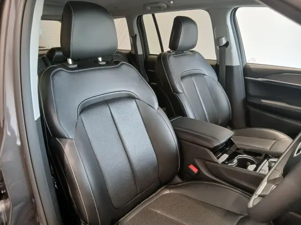 2023 Jeep Grand Cherokee — photo 7 | Tuminion Kenya