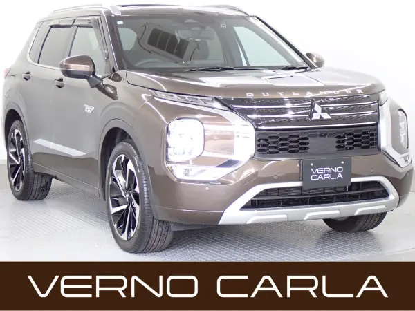 Mitsubishi Outlander PHEV 2.4 P 4WD — 2023, 11,000km, for sale in Kenya
