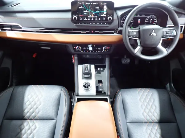2023 Mitsubishi Outlander — photo 9 | Tuminion Kenya