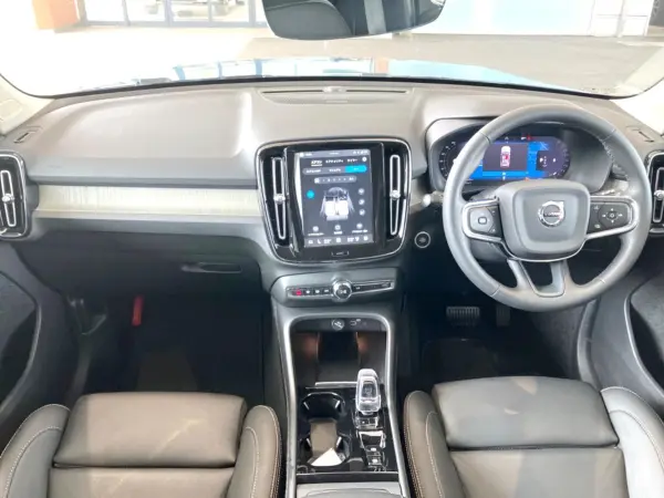 2023 Volvo Xc40 — photo 2 | Tuminion Kenya