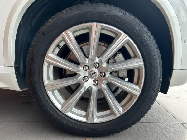 2018 Volvo Xc90 — photo 9 | Tuminion Kenya