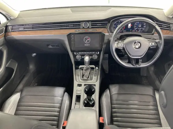 2020 Volkswagen Passat — photo 2 | Tuminion Kenya